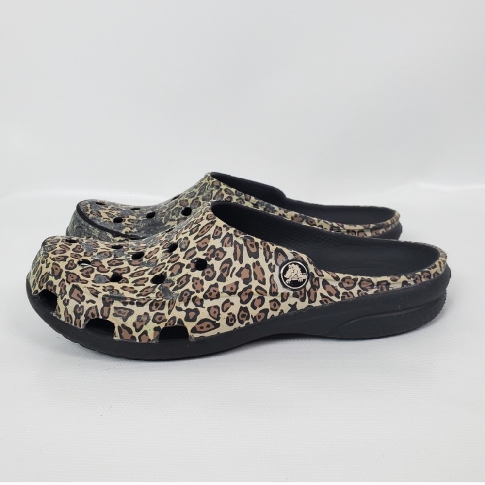 CROCS Cheetah Animal Print Lightweight Clogs